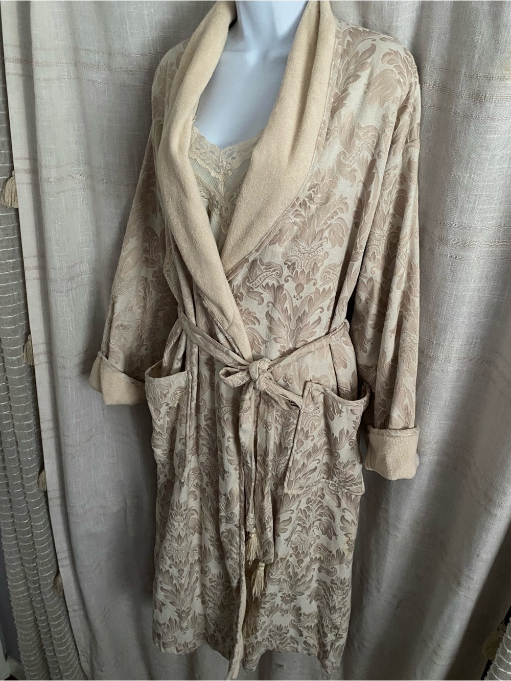 RARE VTG 80s Victoria's Secret Gold Label Damask Jacquard Terry Lined Maxi Robe - Picture 2 of 16